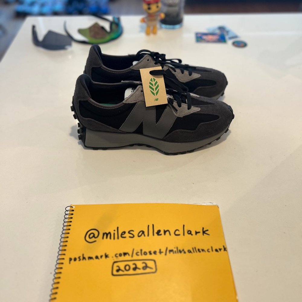 New Balance 327 Sz 9.5M US